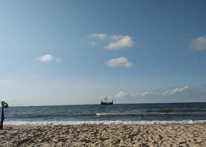 Near Baltic Sea Vakantiehuis Dziwnówek